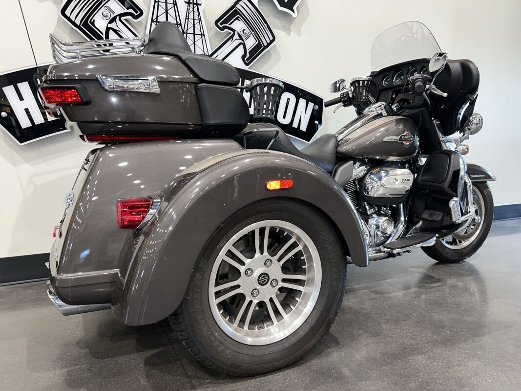 2023 Harley-Davidson Tri Glide Ultra FLHTCUTG - Photo 9