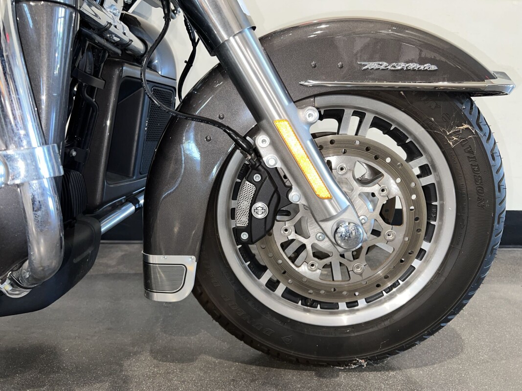 2023 Harley-Davidson Tri Glide Ultra FLHTCUTG - Photo 3