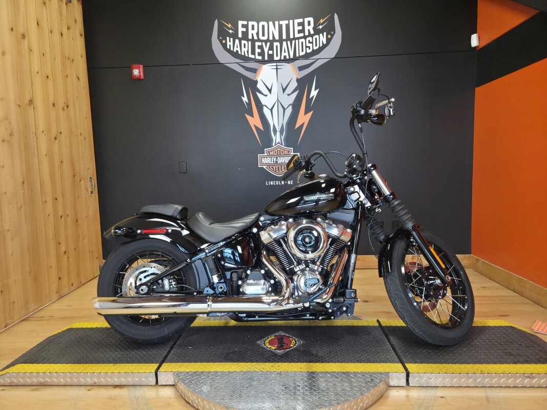 FXBB 2025 Street Bob