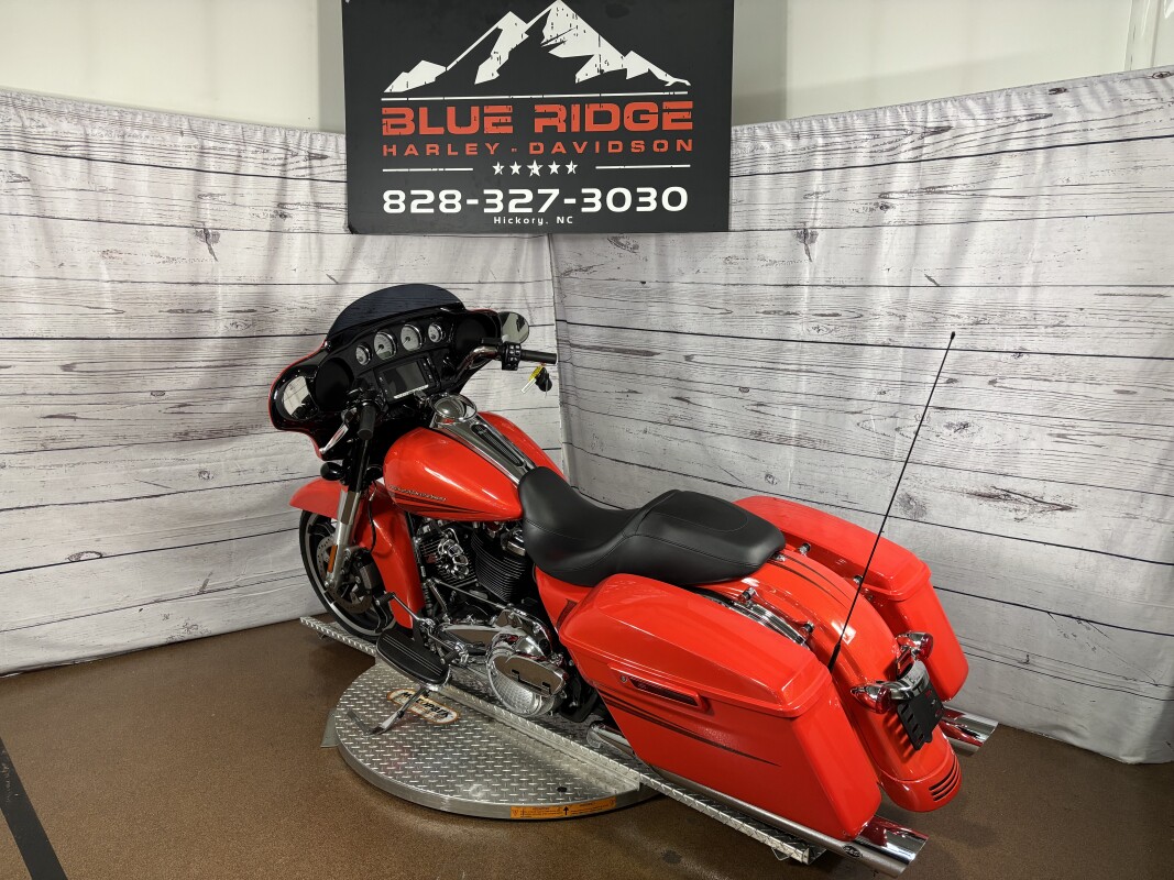 2017 Harley-Davidson Street Glide Special Custom Colour Laguna Orange - Photo 6