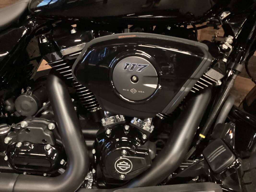 2025 Harley-Davidson Road Glide Vivid Black - Black Finish FLTRX - Photo 8