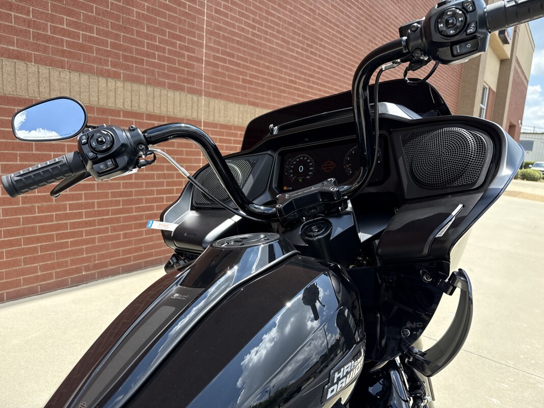 FLTRX 2025 Road Glide - Photo 5