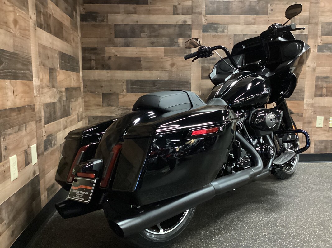 2025 Harley-Davidson Road Glide Vivid Black - Black Finish FLTRX - Photo 2