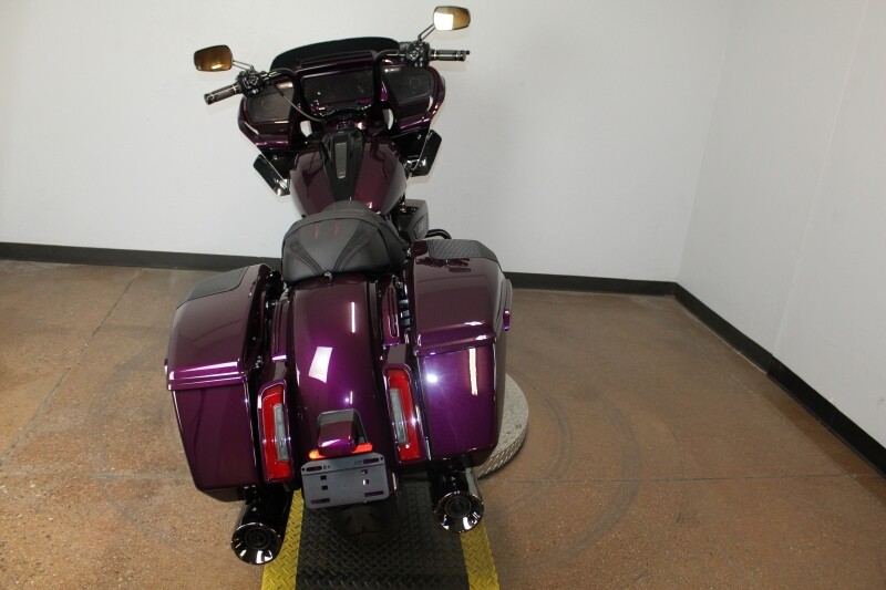 Harley-Davidson CVO Road Glide 2025 FLTRXSE 84614788DT POISON BERY FDE - Photo 4