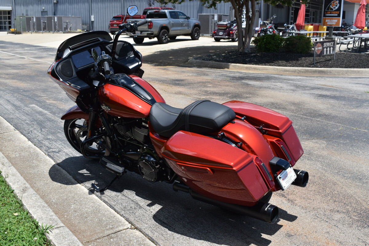 2025 Harley-Davidson Road Glide - Photo 6