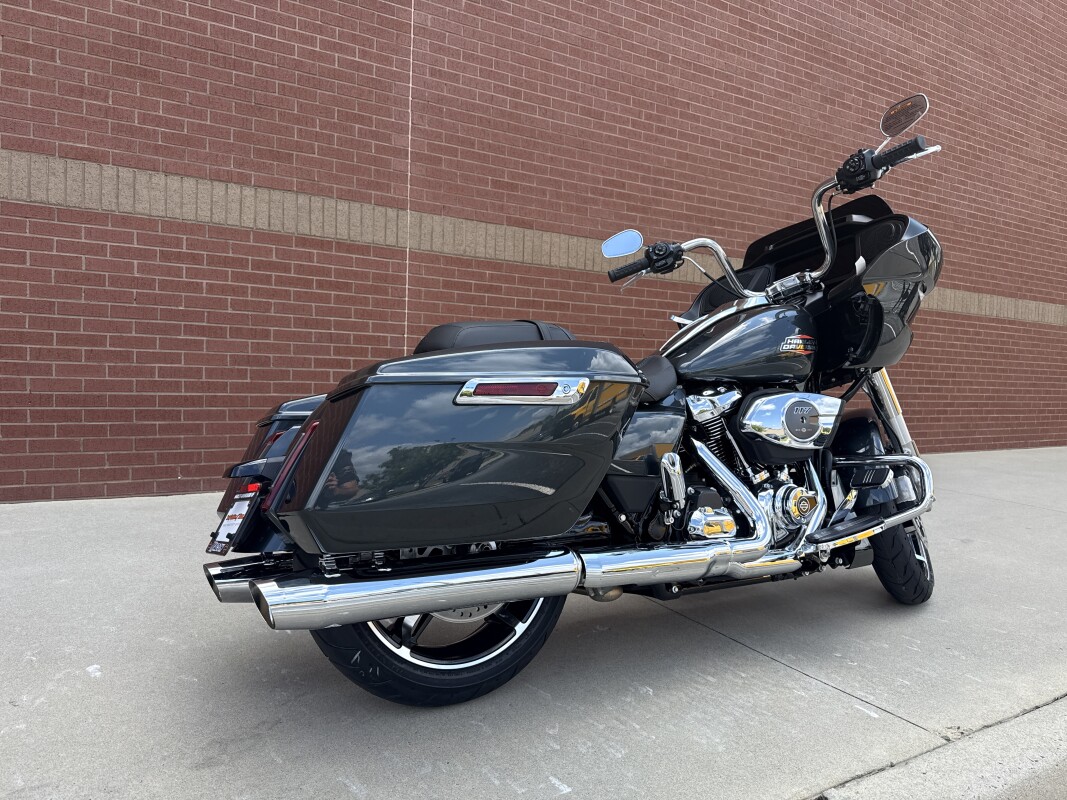 FLTRX 2025 Road Glide - Photo 3