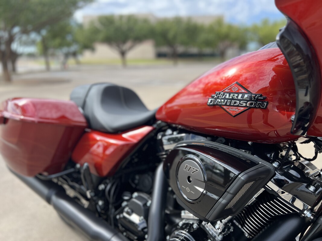 2025 Harley-Davidson Road Glide Whiskey Firestorm - Black Finish - Photo 9