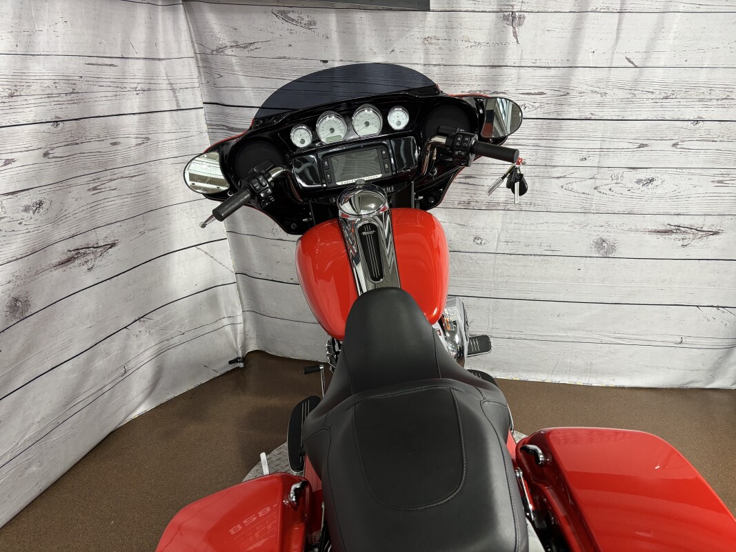 2017 Harley-Davidson Street Glide Special Custom Colour Laguna Orange - Photo 9