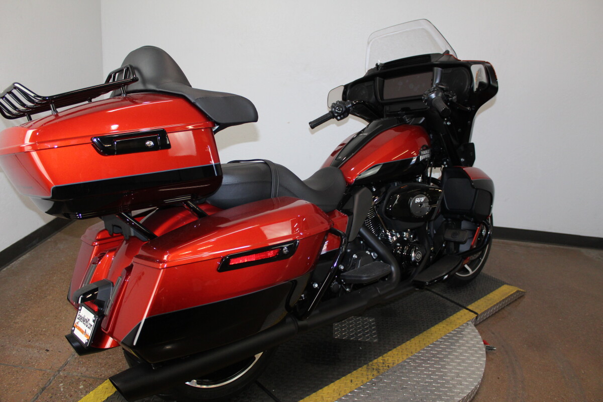 Harley-Davidson Street Glide Ultra 2025 FLHXU 84603047 WHISKY FIRE/BLK W/ PINSTRIP - Photo 7