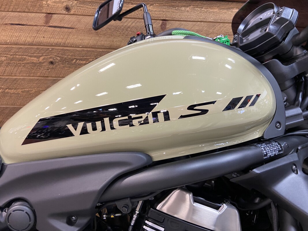 2024 Kawasaki VULCAN S Pearl Sand Khaki/Ebony - Photo 2