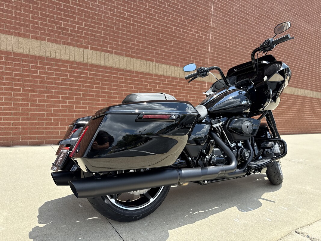 FLTRX 2025 Road Glide - Photo 3