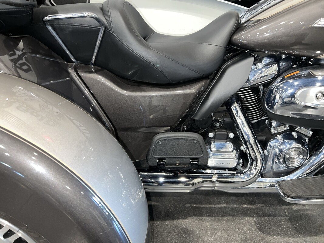 2023 Harley-Davidson Tri Glide Ultra FLHTCUTG - Photo 7