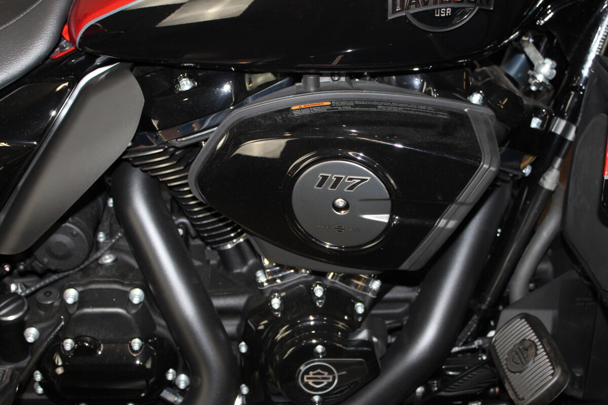 Harley-Davidson Street Glide Ultra 2025 FLHXU 84603047 WHISKY FIRE/BLK W/ PINSTRIP - Photo 10