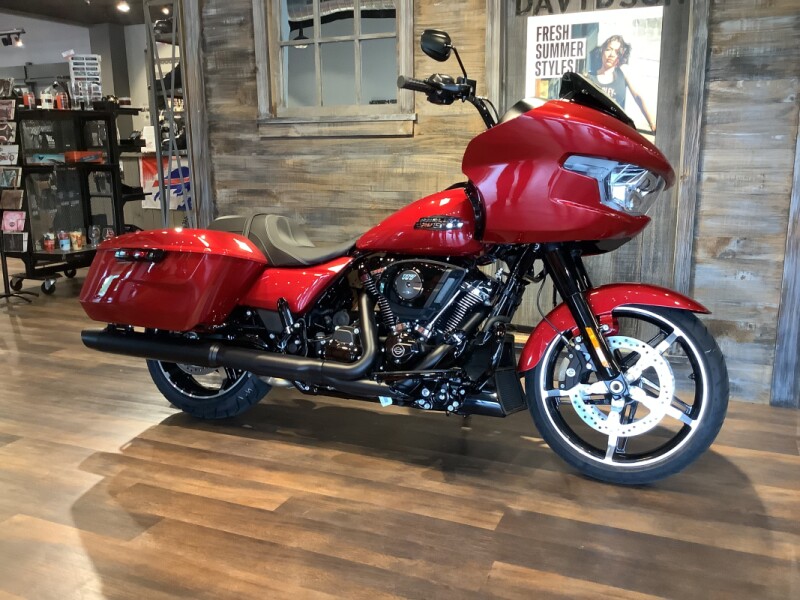 Harley-Davidson® Road Glide® 2025 FLTRX T49-25 Brilliant Red - Black Finish