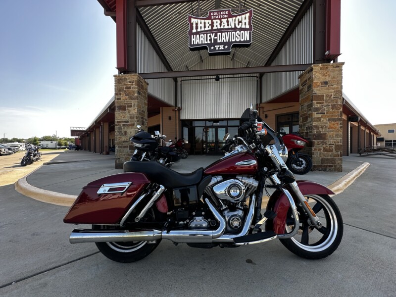 2016 Harley-Davidson<sup>®</sup> Switchback<sup>™</sup> Velocity Red Sunglo