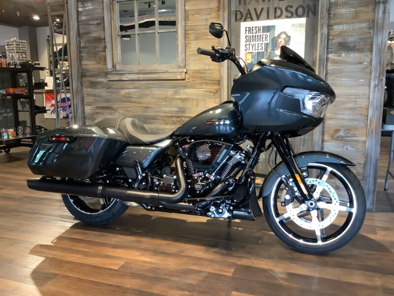 Harley-Davidson® Road Glide® 2025 FLTRX T46-25 Iron Horse Metallic - Black Finish