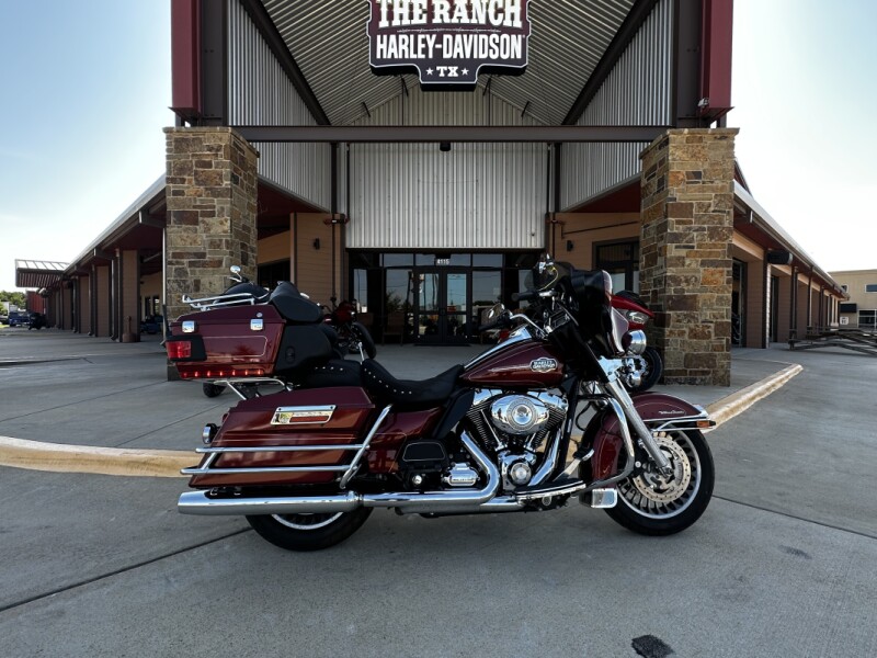 2010 Harley-Davidson<sup>®</sup> Electra Glide® Ultra Classic® Red Hot Sunglo