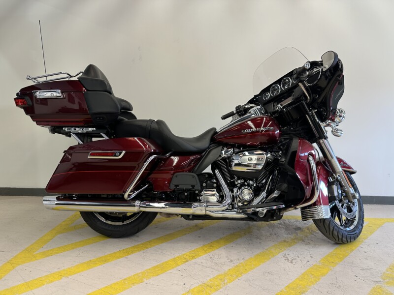 2017 Harley-Davidson® Electra Glide Ultra Limited Mysterious Red Sunglo/Velocity Red