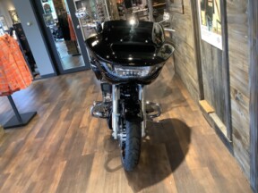 Harley-Davidson® Road Glide® 2025 FLTRX T52-25 Vivid Black thumb 3