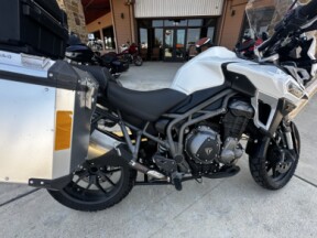 2017 Explorer Xrx WHITE thumb 3