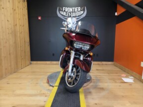 FLTRU 2017 Road Glide<sup>®</sup> Ultra thumb 1