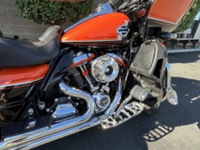 FLTRKSE 2022 CVO™ Road Glide® Limited thumb 1