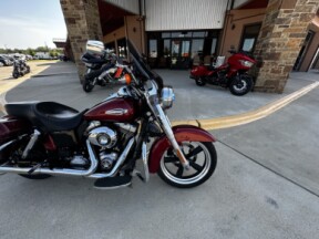2016 Harley-Davidson<sup>®</sup> Switchback<sup>™</sup> Velocity Red Sunglo thumb 2