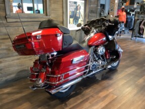 Harley-Davidson® Electra Glide® Ultra Classic® 2008 FLHTCU U834-08 Candy Red Sunglo thumb 1