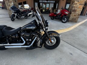 2020 Harley-Davidson® Heritage Classic 114 Vivid Black thumb 2