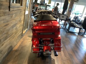 Harley-Davidson® Electra Glide® Ultra Classic® 2008 FLHTCU U834-08 Candy Red Sunglo thumb 0