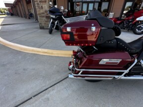 2010 Harley-Davidson<sup>®</sup> Electra Glide® Ultra Classic® Red Hot Sunglo thumb 1