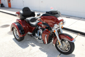 2024 Harley-Davidson Tri Glide Ultra thumb 1