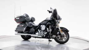 2015 HARLEY-DAVIDSON FLHTK Ultra Limited in Vivid Black with 19297 miles thumb 2