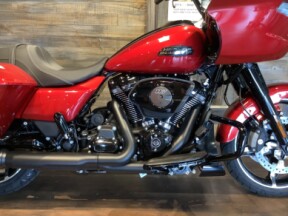 Harley-Davidson® Road Glide® 2025 FLTRX T49-25 Brilliant Red - Black Finish thumb 2