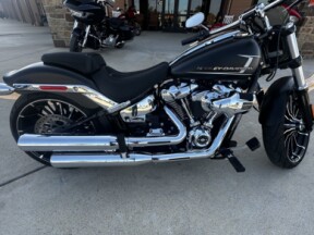 2023 Harley-Davidson® Breakout® Black Denim thumb 3