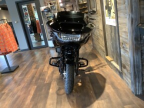 Harley-Davidson® Road Glide® 2025 FLTRX T47-25 Vivid Black - Black Finish thumb 3
