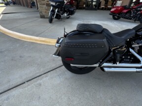 2020 Harley-Davidson® Heritage Classic 114 Vivid Black thumb 1