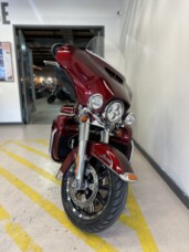 2017 Harley-Davidson® Electra Glide Ultra Limited Mysterious Red Sunglo/Velocity Red thumb 2