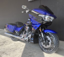 FLTRXSE 2025 CVO™ Road Glide™ thumb 2