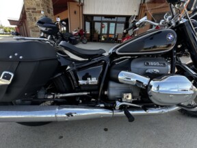 2021 BMW Motorrad R 18 Classic Blackstorm Metallic thumb 3