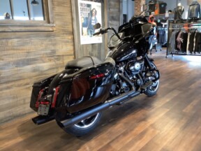 Harley-Davidson® Road Glide® 2025 FLTRX T47-25 Vivid Black - Black Finish thumb 1