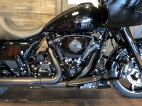 Harley-Davidson® Road Glide® 2025 FLTRX T47-25 Vivid Black - Black Finish thumb 2