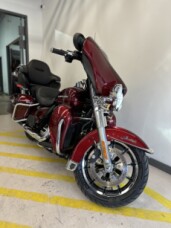 2017 Harley-Davidson® Electra Glide Ultra Limited Mysterious Red Sunglo/Velocity Red thumb 3