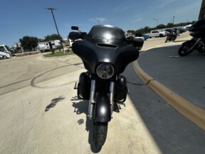 2016 Harley-Davidson<sup>®</sup> Street Glide® Special Black Denim thumb 0