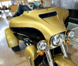 2017 FLHTCUTG - Tri Glide Ultra Classic thumb 1