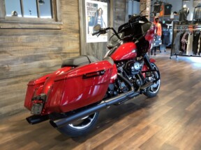 Harley-Davidson® Road Glide® 2025 FLTRX T49-25 Brilliant Red - Black Finish thumb 1