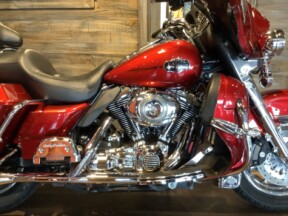 Harley-Davidson® Electra Glide® Ultra Classic® 2008 FLHTCU U834-08 Candy Red Sunglo thumb 2