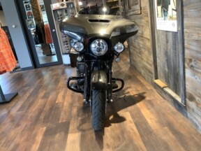 Harley-Davidson® Street Glide® Special 2019 FLHXS Silver Flux/Black Fuse thumb 3