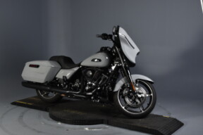 2024 Harley-Davidson® Street Glide® FLHX thumb 1