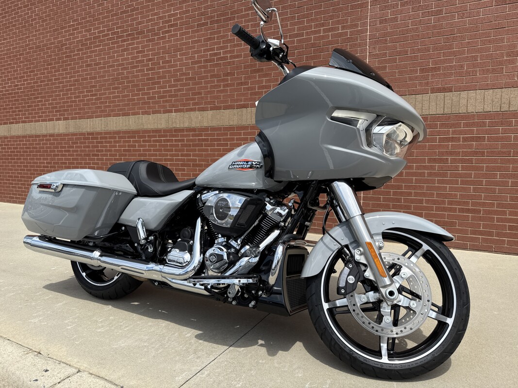 FLTRX 2025 Road Glide - Photo 2